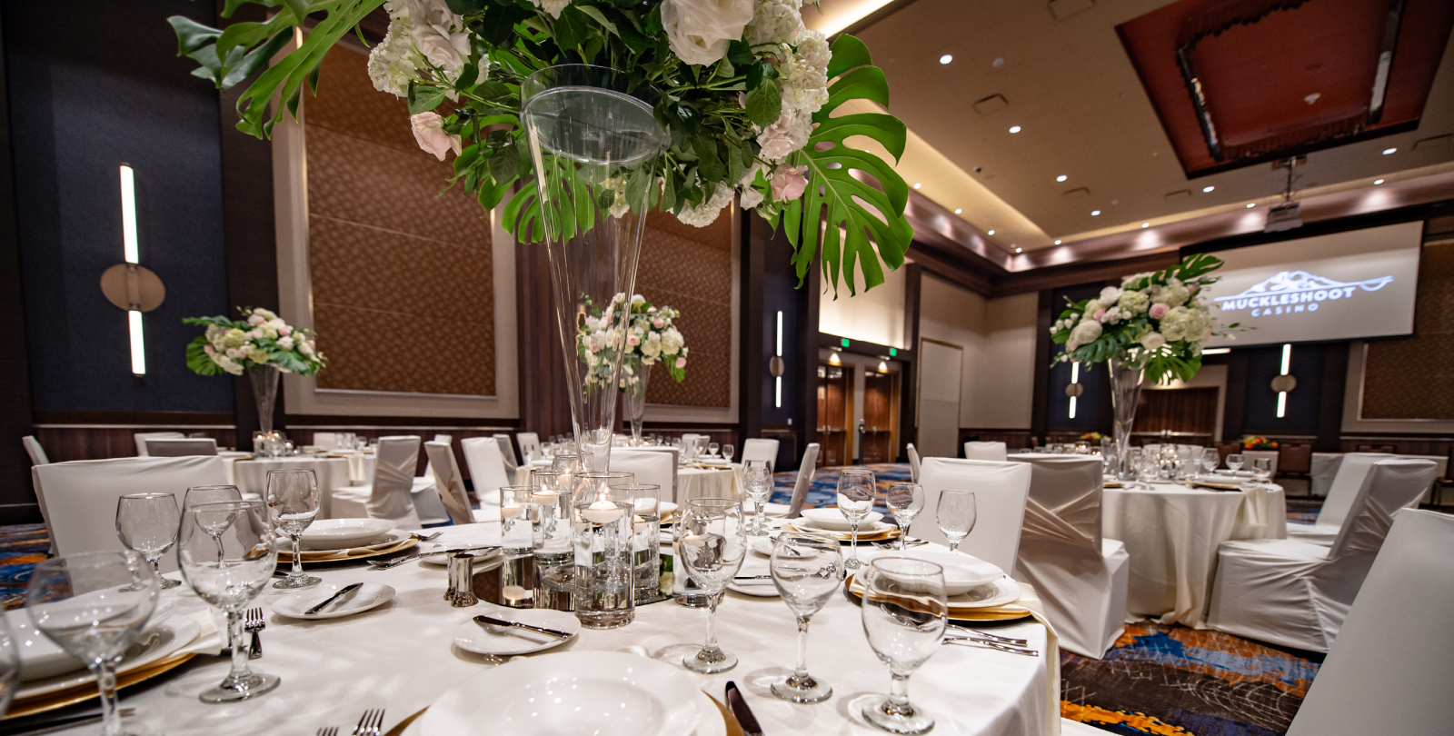 banquet table